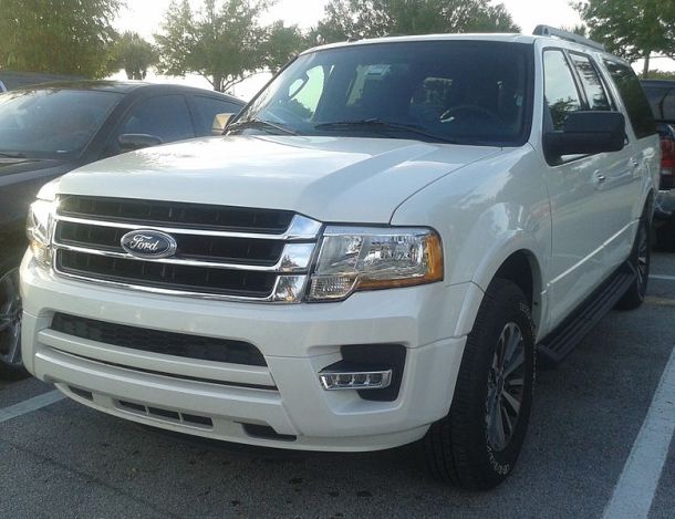 '15_Ford_Expedition_EL_--_Front